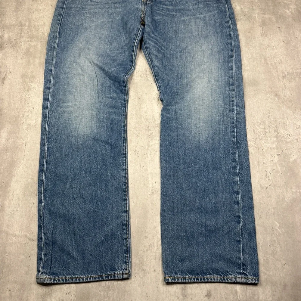 Levis ready ship